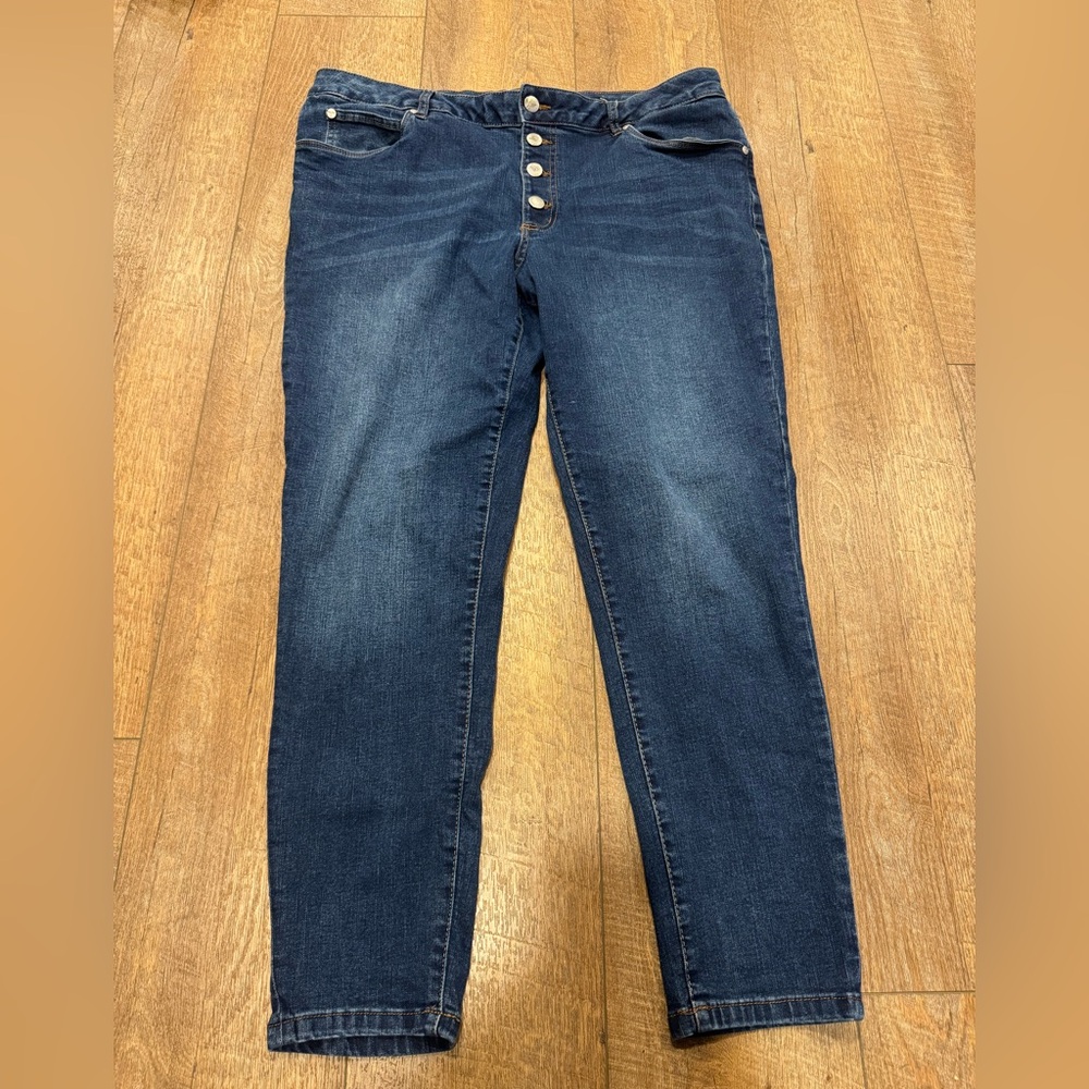 Women’s Straight Leg Jeans Button Fly - Tahari - Size 16/33